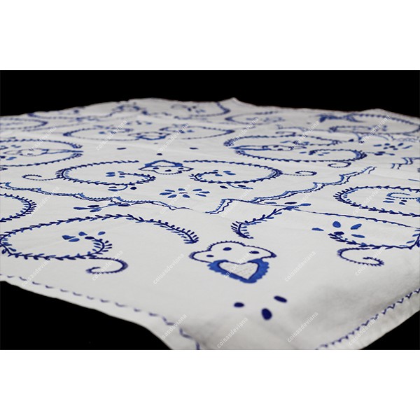 1,20x1,20-TABLECLOTH IN COTTON EMBROIDERED IN TWO BLUES