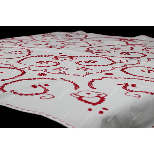 1,20x1,20-TABLECLOTH IN COTTON EMBROIDERED IN RED