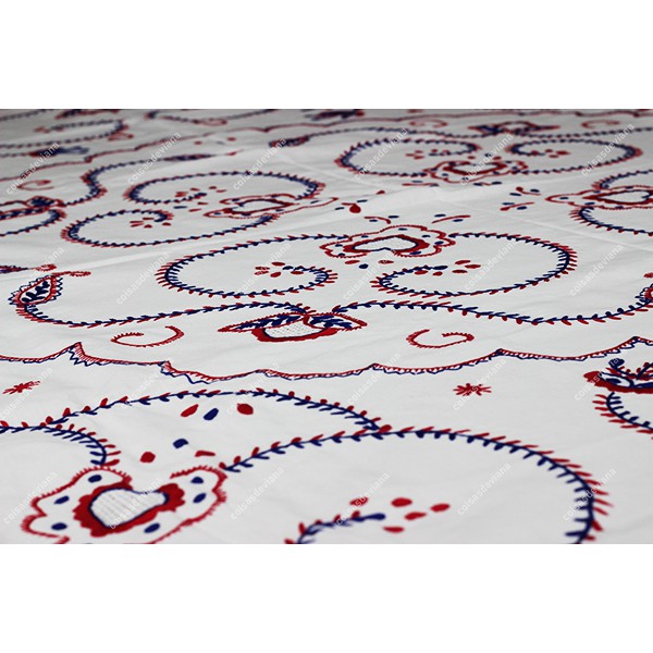 1,50 round-TABLECLOTH IN COTTON EMBROIDERED IN BLUE AND RED