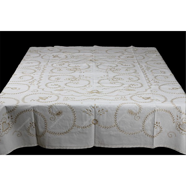 1,80x1,30-TABLECLOTH IN COTTON EMBROIDERED IN BEIGE