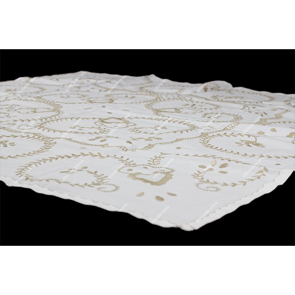 1,0x1,0-TABLECLOTH IN COTTON EMBROIDERED IN BEIGE