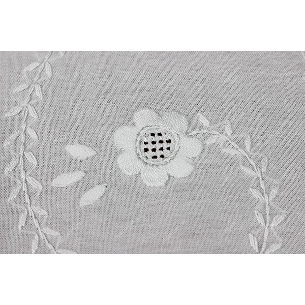 2,0x1,60-TABLECLOTH IN COTTON EMBROIDERED IN WHITE