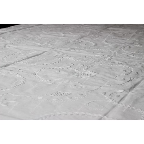 2,50x1,70-TABLECLOTH IN COTTON EMBROIDERED IN WHITE