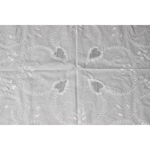 4,0x1,70-TABLECLOTH IN COTTON EMBROIDERED IN WHITE