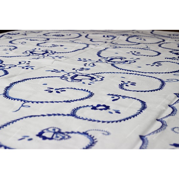 2,50x1,70-TABLECLOTH IN COTTON EMBROIDERED IN TWO BLUES