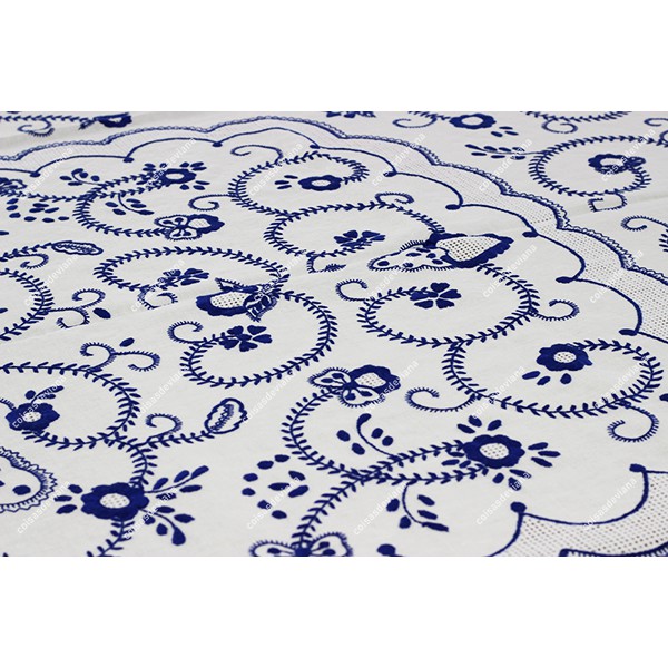 3,0x1,70-TABLECLOTH IN WHITE LINEN EMBROIDERED IN BLUE AND WITH SIEVE STITCH BAR