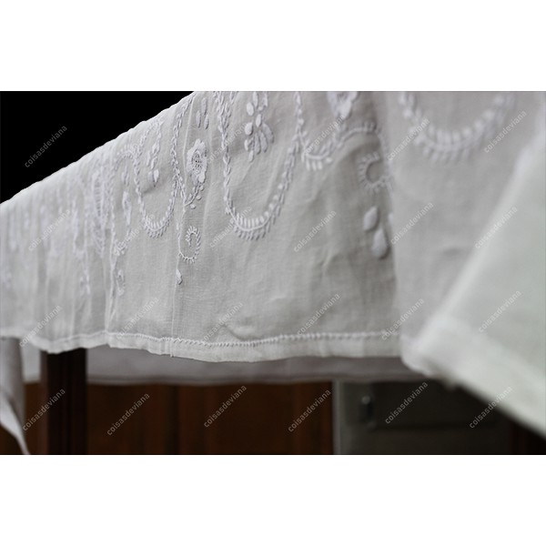 3,0x1,70-TABLECLOTH IN WHITE LINEN EMBROIDERED IN WHITE