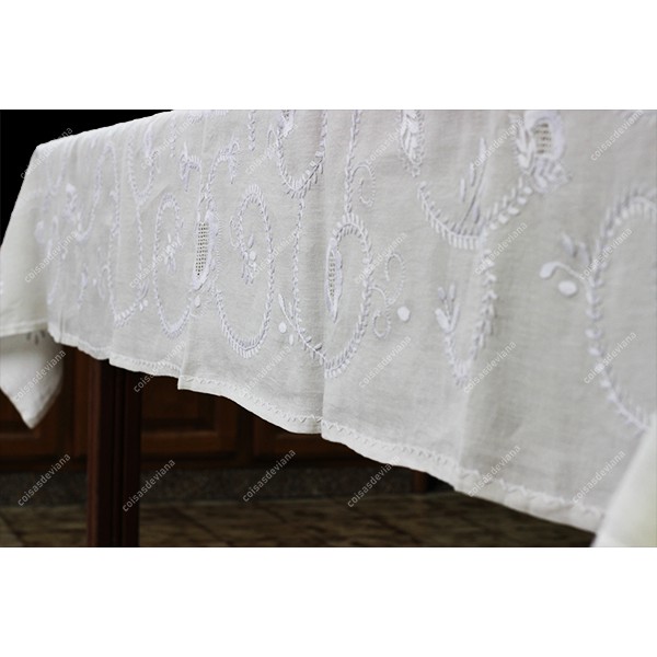 3,0x1,70-TABLECLOTH IN WHITE LINEN EMBROIDERED IN WHITE AND WITH SIEVE STITCH BAR