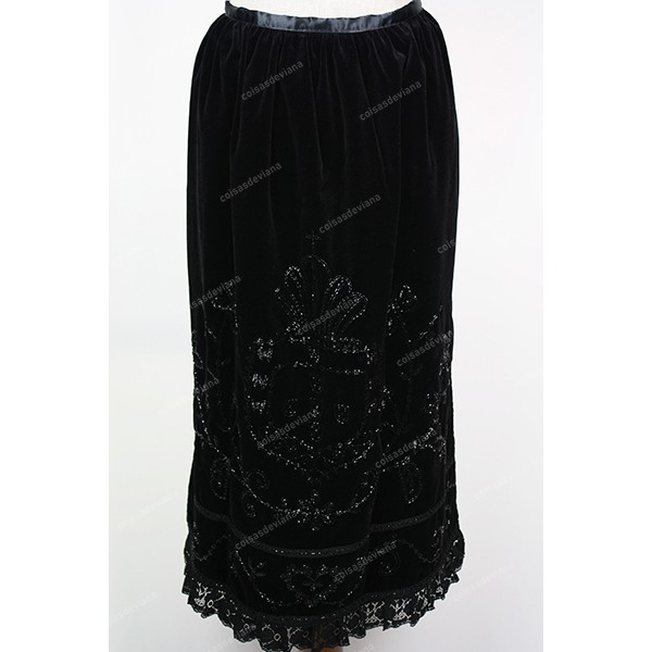 VELVET APRON WITH RICH GLASS EMBROIDERY FOR MORDOM...