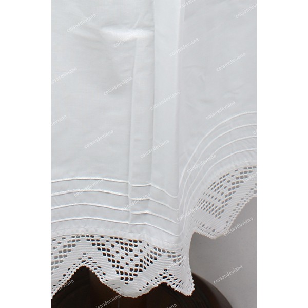 SKIRT WITH HIGH BEAK LACE