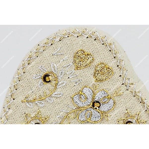 HEART BOX IN LINEN VIANA EMBROIDERY IN GOLD AND SILVER