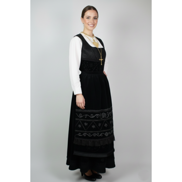 TRAJE MORDOMA BORDADO SIMPLES COM COLETE