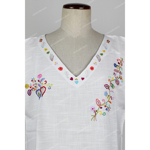 BLOUSE WITH VALENTINE HANDKERCHIEF EMBROIDERY BY H...