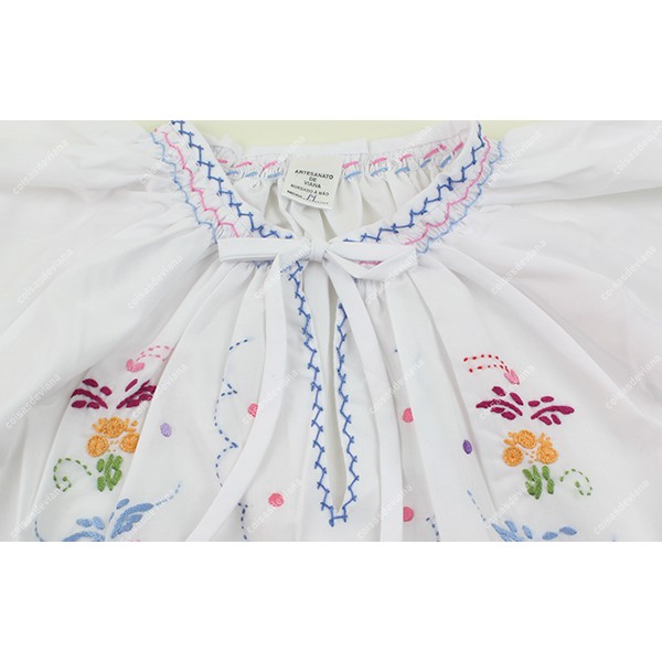 BLOUSE WITH LACE AND VIANA'S EMBROIDERY