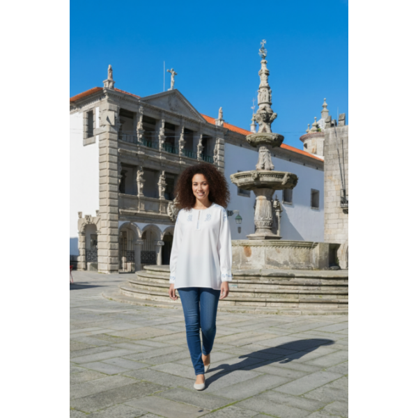 CAMISA ALGODÃO BORDADO RICO AZUL CLARO E RENDA