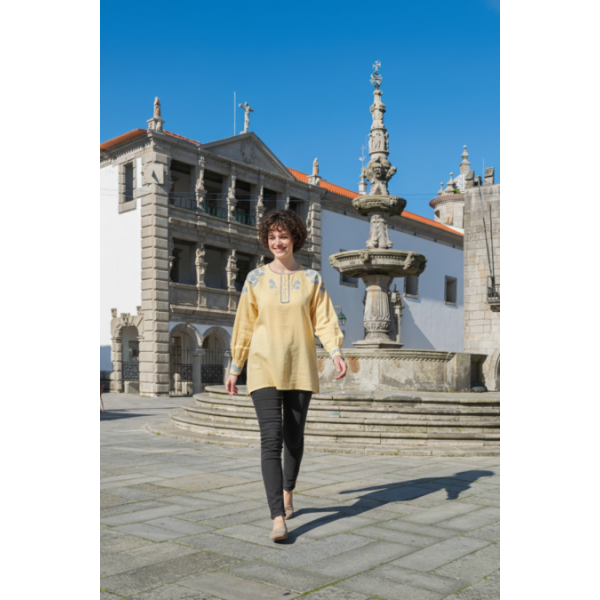 CAMISA VIANESA LINHO AMARELO BORDADO RICO CINZA CLARO