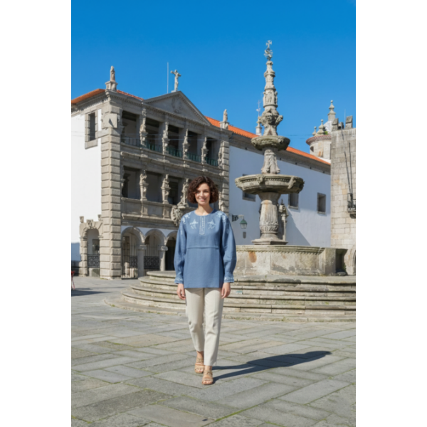 CAMISA VIANESA LINHO AZUL BORDADO AZUL CLARO