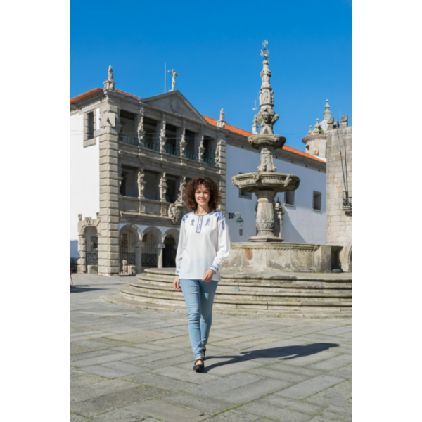 CAMISA VIANESA MEIO LINHO BORDADO AZUL