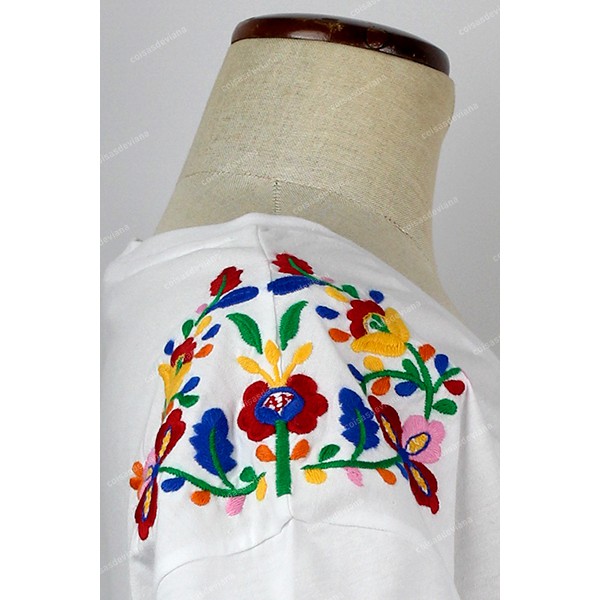 WHITE T-SHIRT WITH MULTICOLOUR VIANA EMBROIDERY BY MACHINE