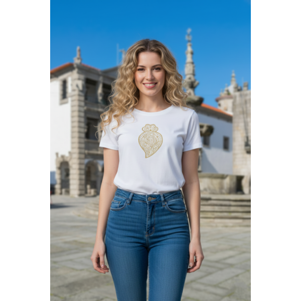 T-SHIRT BRANCA CORACAO VIANA BORDADO MAQUINA
