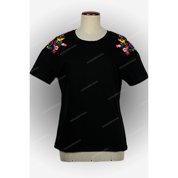 BLACK T-SHIRT WITH MULTICOLOUR VIANA EMBROIDERY BY MACHINE
