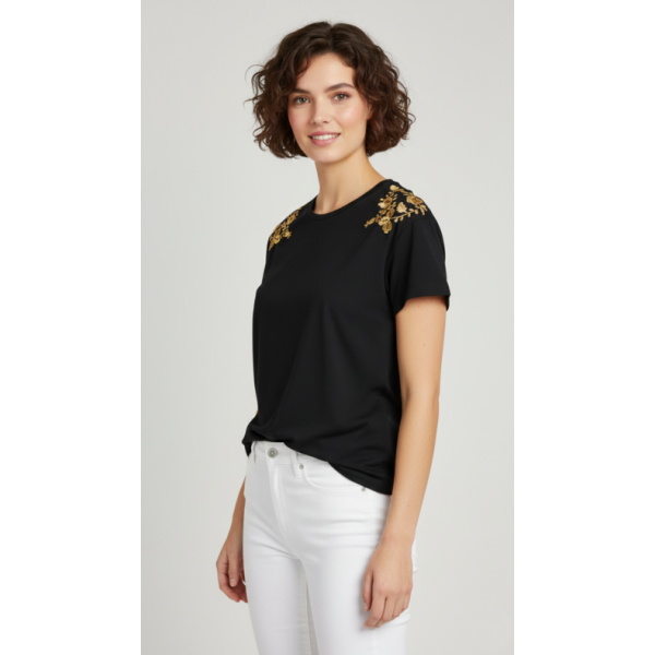 T-SHIRT PRETA BORDADO VIANA DOURADO MÁQUINA