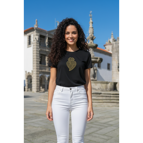 T-SHIRT PRETA CORACAO VIANA BORDADO MAQUINA