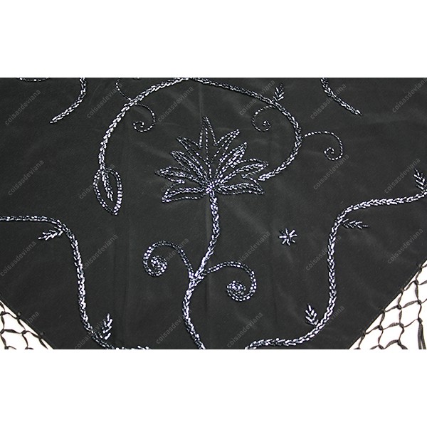 SHAWL WITH FRINGE EMBROIDERED BY HAND WITH GLASS